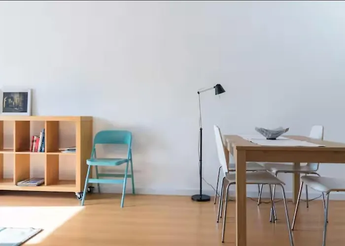 Apartment Cool In Location